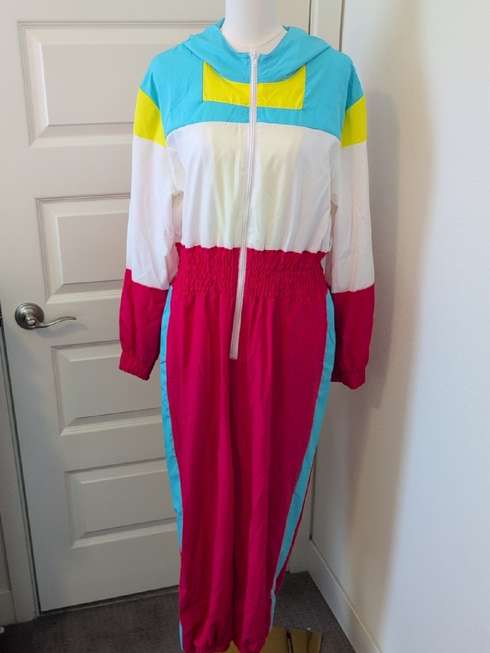 80s 90s Tracksuit Costume Jumpsuit Windbreaker Style with Accessories Colorblock - Picture 2 of 16